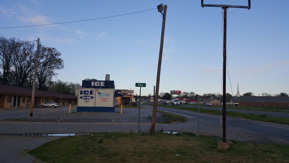 Commercial Building in Strategic I-30 Location: 15408 Interstate 30 N, Benton, AR 72019